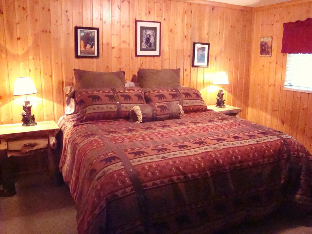 Yellowstone Wildlife Cabins West Yellowstone Εξωτερικό φωτογραφία