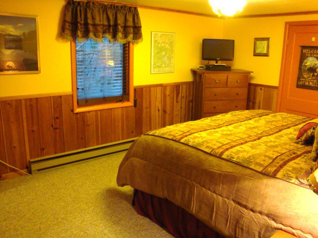 Yellowstone Wildlife Cabins West Yellowstone Εξωτερικό φωτογραφία
