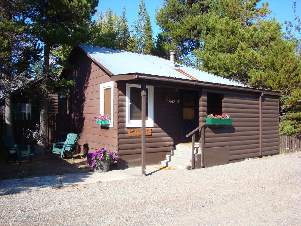 Yellowstone Wildlife Cabins West Yellowstone Εξωτερικό φωτογραφία